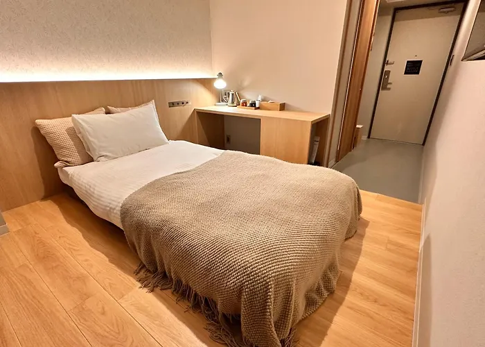 R Hotel Namba